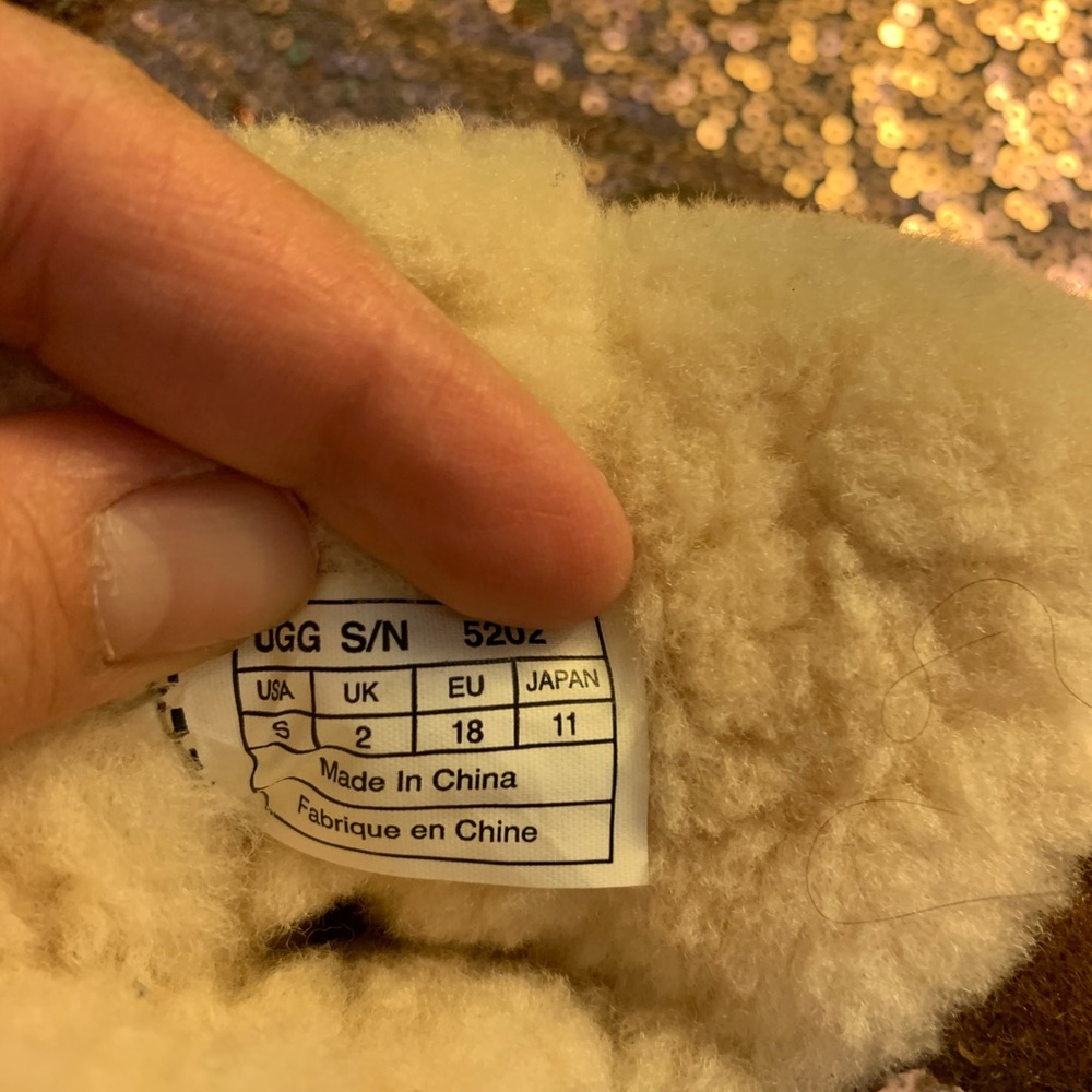 Uggs - Picture 4 of 7